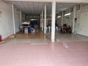 mặt bằng cho thuê diện tích 320 m2 (8 x 40)