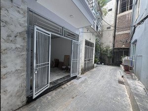 cần bán gấp nhà ccmn 6 tầng - thang máy - doanh thu 50tr/tháng ngõ 8 lê quang đạo gần svđ mỹ đình