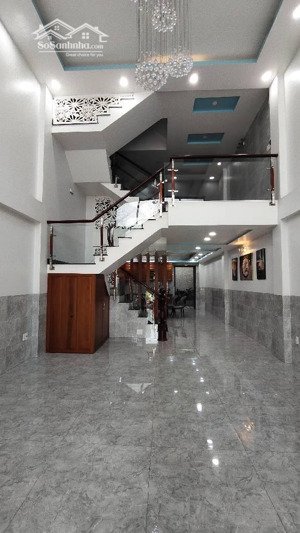 nhà đep 4 tầng/ hẻm rộng- gần mt nguyễn thị thập- sát chợ tân mỹ- 4 x 14 m- sân rộng- full nội thất