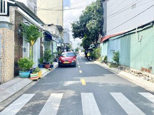 nhà 4 tầng gần coop mart, 54m2 - 4x13.5m, có 4 phòng, hẻm 7m, đường hương lộ 2, thu 146tr/ năm.