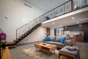 bán gấp chung cư hồ tây sẵn sổ giao dịch. lh gặp quyền