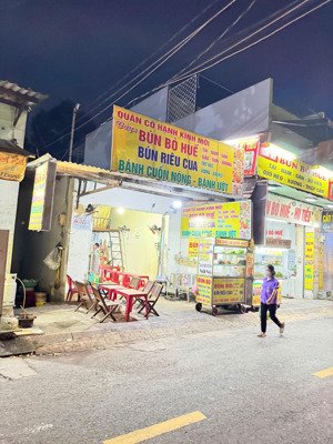 nhà mặt tiền đối diện đại học gtvt tch18 hiếm có 5x30m