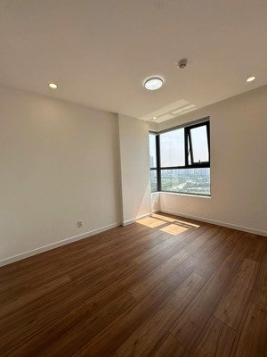 bán căn hộ dlusso 2pn tầng cao 70m2 giá 5,5 tỷ btp có thương lượng mạnh