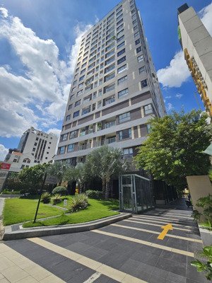 cần bán căn kingston nguyễn văn trỗi 38m2 giá 3.2tỷ đã có sổ hồng