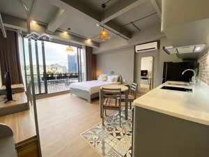 căn hộ mini full nội thất cửa sổ lớn thoáng mát máy giặt riêng gần chợ hoàng hoa thám