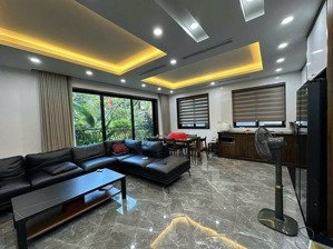 chất. phố yên lãng 60m2, mt 10m, 7t - phân lô, căn góc, 2 thoáng, gara ô tô, thang máy. giá 31 tỷ.