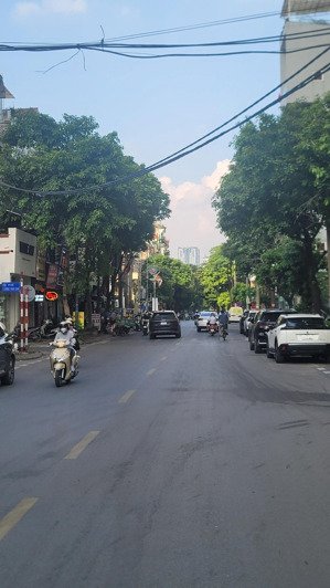 bán nhà lê lợi, hà đông 42m2 - 4 tầng ô tô đỗ cửa - gần mặt phố tô hiệu - gía cực hiếm