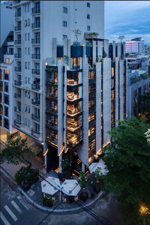 khách sạn 4 sao - 140 phòng - góc 2 mặt tiền, quận 1 - giá: 3,5 tỷ/th