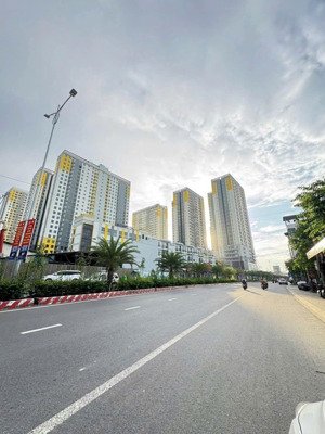 chính chủ bán lô đất sát làng đhqg. đường petong 5m. tiện ích đầy đủ. dt 88,6m. thổ cư 77,2m