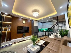 em bán nhà văn quán dt 33m2 5 tầng mt 4,3m 8.3ty