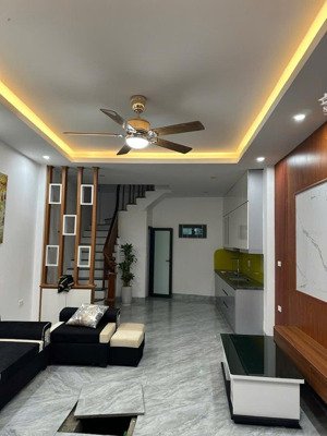 hàng hiếm di trạch 37m2 - 5 tầng full nội thất chỉ việc vào ở, gần đường 32, vành đai 3.5