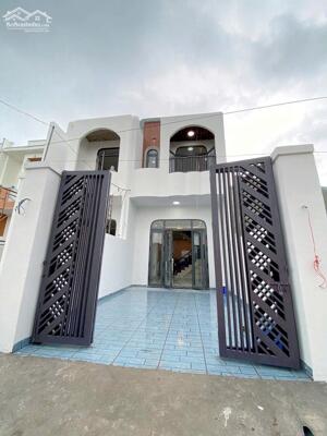 CHÍNH CHỦ GỬI BÁN CĂN LẦU 104M2 FULL NỘI THẤT NGAY TRUNG TÂM PHƯỜNG