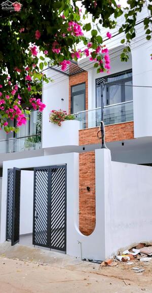 CHỈ 2 TỶ 6 – NHÀ MỚI LONG TRẠCH.ĐÃ HOÀN CÔNG ,KHU DÂN CƯ SẦM UẤT, VAY NGÂN HÀNG 70%