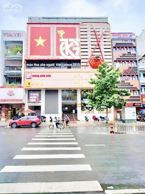 Cho Thuê Nhà Mặt Tiền: 200 Nguyễn Tri Phương - Quận 10 - 20x26m