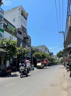 Bán nhà 2 tầng MT Phan Thanh _ Phố kinh doanh Thanh Khê _ 135m2 _ 17.9 tỷ.