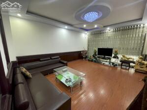 Cho thuê nguyên căn Văn Cao, 5 ngủ khép kín, DT: 80m2.