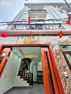 Bán Nhà Mới Di Trạch - Hoài Đức. 30m²x 5Tầng. 3PN Đủ Công Năng, Full nội thất, Ôtô Đỗ Gần.