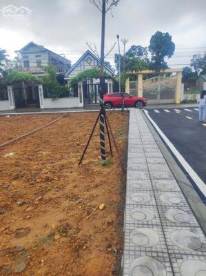 Trại Hồ ,ngay sĩ quan Lục Quân tài chính loanh quanh 2 tỷ ,có ngay 101,4m ,mt hơn 7m,đường ô tô tránh