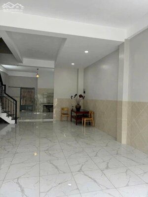 Cho thuê nhà trệt lầu đường đoàn thị điểm, gần ngân hàng ocb