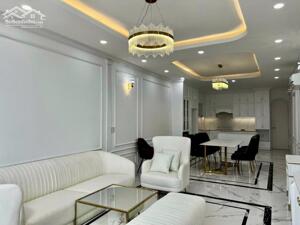 Bán nhà mặt tiền Nguyễn Văn Linh, gần ngã tư Nguyễn Hoàng, kinh doanh buôn bán sầm uất