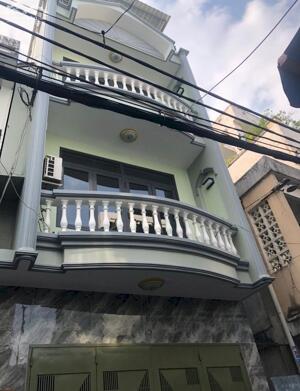 HIẾM, HẺM ÔTÔ TRÁNH, 4 Tầng 5PN 45m2, P3 Phú Nhuận, giá 9.x ty TL