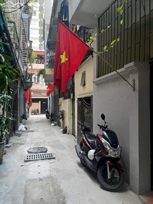 Nhà Khương Hạ, Thanh Xuân dân xây 60m 4 tầng 20m ra phố