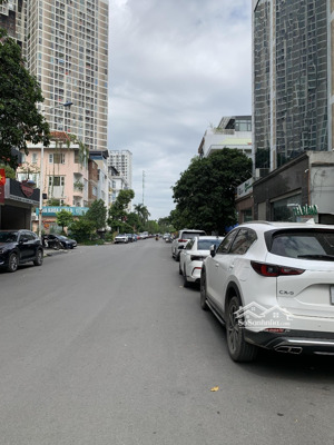 bán nhà liền kề kđt văn khê 83m2, xây 4t mt 5m nhà hoàn thiện đẹp thang máy sẵn ở kinh doanh