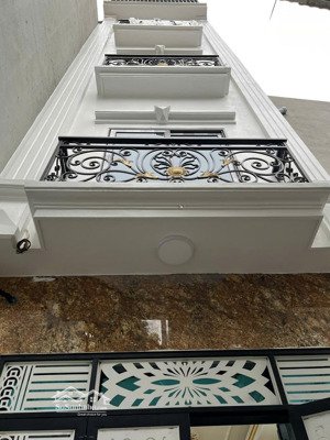 7 tầng thang máy nhà xây mới 20m ra phố trường chinh