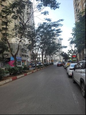 hoa hậu văn khê kinh doanh ngày đêm dt 83m*5 tầng , trục đường 17m