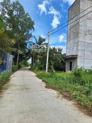 bán nhà yến 1 trệt 4 lầu đường sá thuận tiện đang khai thác tốt mua đầu tư lợi nhuận nhanh