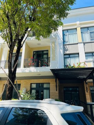 cho thuê nhà full nội thất cao cấp verora park, 6x18, 4pn- 4wc, gần hồ bơi, công viên 30 tr/tháng