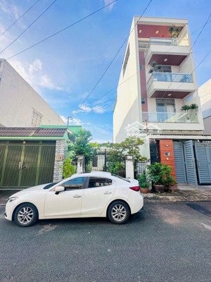 nhà cấp 4 ngay đào trinh nhất - phạm văn đồng dt 105.4m2 ngang 5m đường rộng ôtô quay đầu có vỉa hè