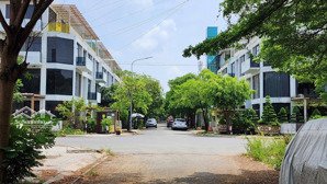 2 căn nhà phố ventura dt: 7x17m - 1 trệt 3 lẩu - 11.4 tỷ - 12.5 tỷ view công viên