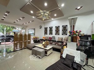 hiếm nhà 3 tầng mặt tiền kinh doanh, ngang 6m đường rộng 13m thông thoáng gần biển nha trang