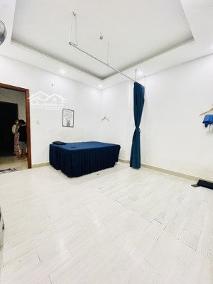 cho thuê phòng tầng 1 nvs riêng đường xe tải (cc an lộc) 3.2tr