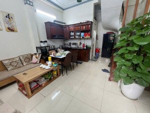 gấp! cần bán gấp căn nhà 3 tầng đại áng - ngọc hồi. ngõ 2 xe ôtô tránh nhau. kinh doan được