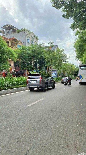 bán nhà mặt phố lạc long quân 47m2, giá 30 tỷ. tây hồ