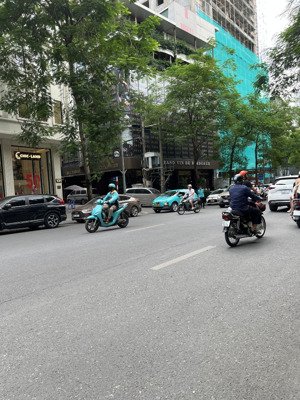 vị trí đắc địa, toàn nhà văn phòng, thang máy, phố ẩm thực nguyễn văn tuyết, 50m*7t*giá chào 18,9 t