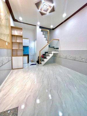 nhà riêng tại chợ hiệp thành đường nguyễn ảnh thủ q12 giá 795 triệu còn bớt