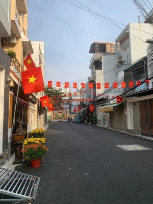 bán nhà lâm văn bền -ôtô ngủ trong nhà - ngang khủng 6m - sẵn dòng tiền 20tr / tháng - 8t5 tl