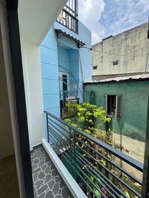 nhà đẹp giá rẻ q8, gần q5,10 ba gác tới nhà. giá 1 tỷ 350 triệu