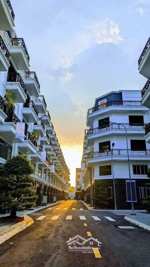 lô đất khu liền kề tch25. gần đh giao thông vận tải. dt: 4m x 15m giá: 4.4 tỷ