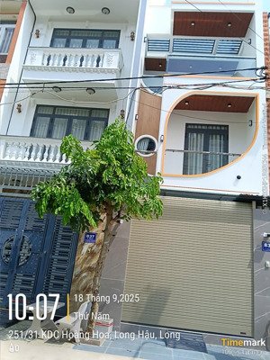 bán nhà mới 3 tầng 4,3*15m, đường 10m, 3,85 tỷ, kdc hoàng hoa long hậu, giáp nhà bè, shr, hoàn công