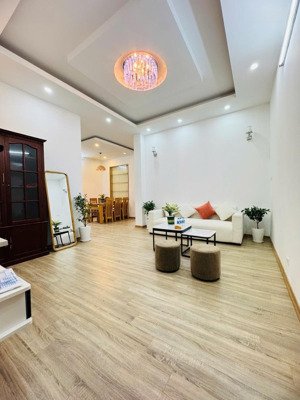 chính chủ bán căn hộ tây kết hbt, phân lô ô tô chạy, 110m2 công năng 3pn 2wc thoáng đẹp. sổ đỏ cc