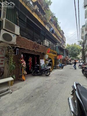 Bán nhà Tây Sơn, Đống Đa kinh doanh sầm uất- Ô tô vào nhà - tập thể tầng 1 diện tích 90m