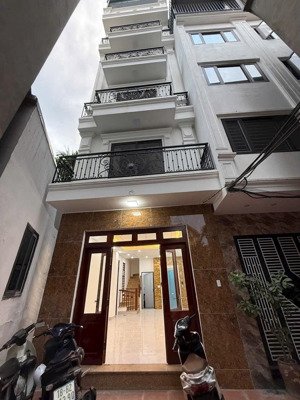 siêu phẩm nhà đẹp đối diện aeon mall long biên- lô góc - rộng hơn 50m ở sướng