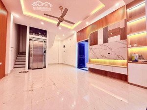 còn căn duy nhất 8 tỷ vạn phúc hà đông-nhà 5 tầng ,thang máy nhà mới kính koong, lô góc , hướng mát