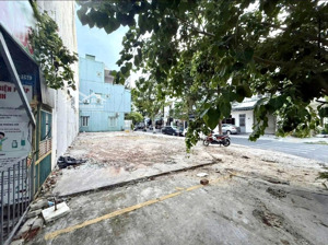 bán đất góc 2 mặt tiền đường khúc hạo và bùi huy bích, vị trí kinh doanh sầm uất, dt 165m2