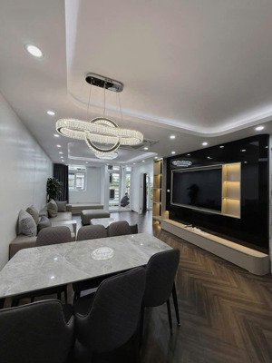 hiếm nhà bán-căn hộ đẹp nhất tòa chung cư văn phòng tw đảng 260 phố đội cấn-giá cực tốt