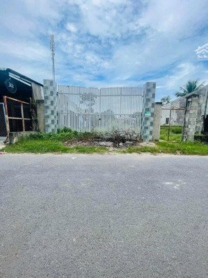 chủ ngộp bank gửi bán gấp lô đất 318m2 full thổ cư. giá 680 triệu, xã phước vĩnh an, củ chi